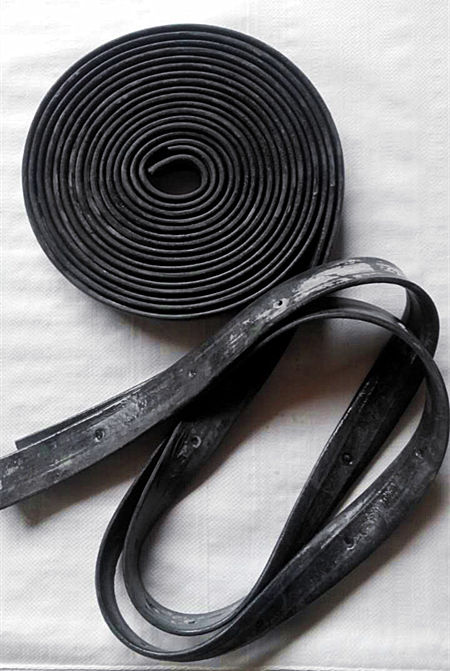 玻璃鋼水箱，鍍鋅水箱配件膠條圖