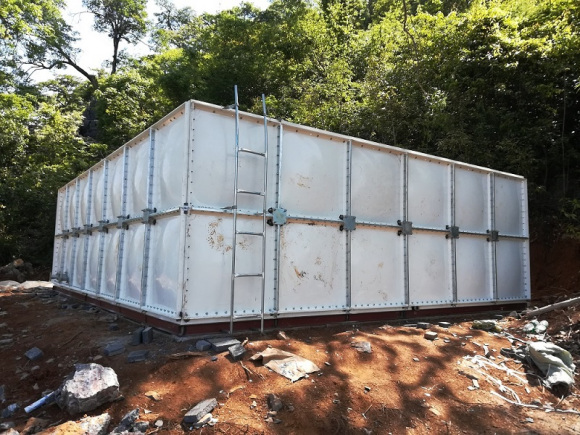 樹脂，玻璃纖維，界面是玻璃鋼水箱的三要素