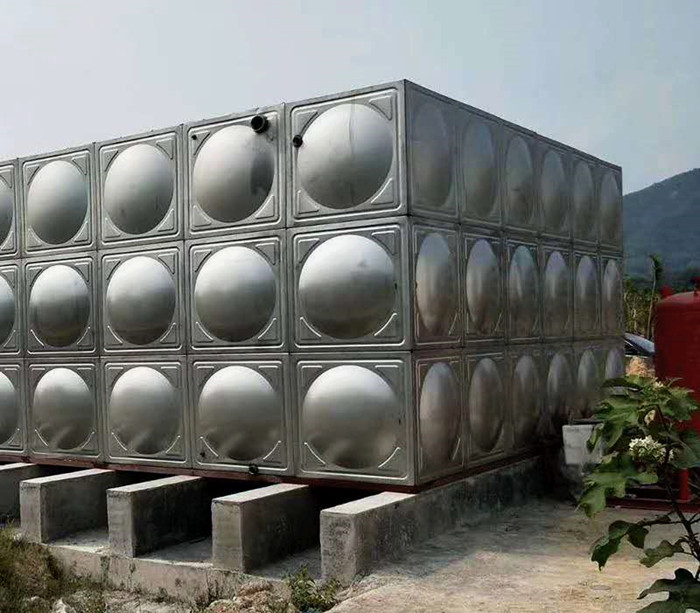 不銹鋼水箱現(xiàn)場制作過程