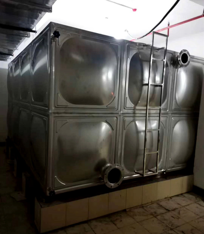 不銹鋼水箱如何與燃?xì)忮仩t結(jié)合使用呢？