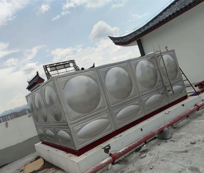 制作水箱為什么要選擇304不銹鋼水箱？