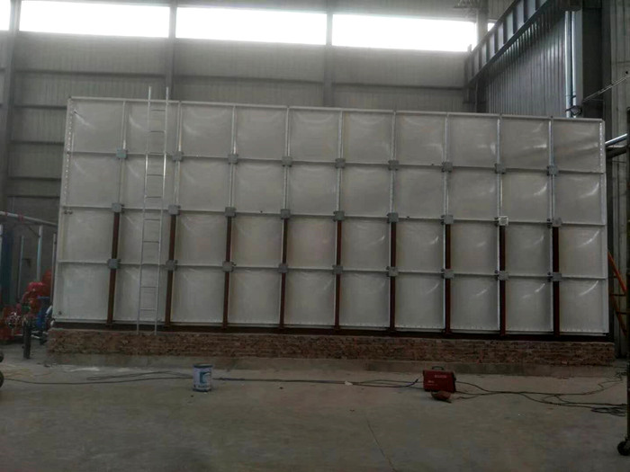 玻璃鋼水箱的規(guī)格由水箱板的尺寸來決定型號(hào)