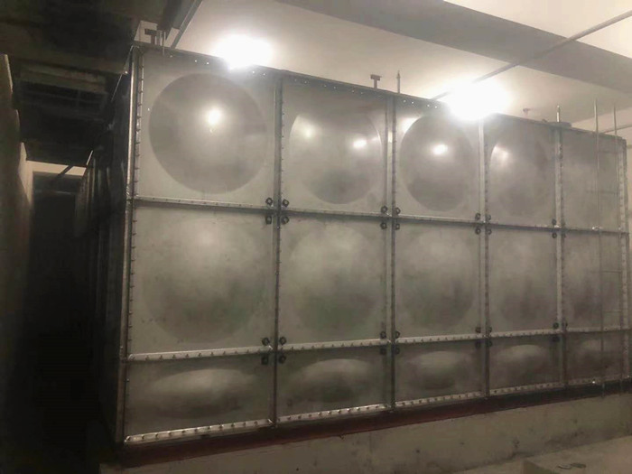 再次強調(diào)鍍鋅水箱的安裝