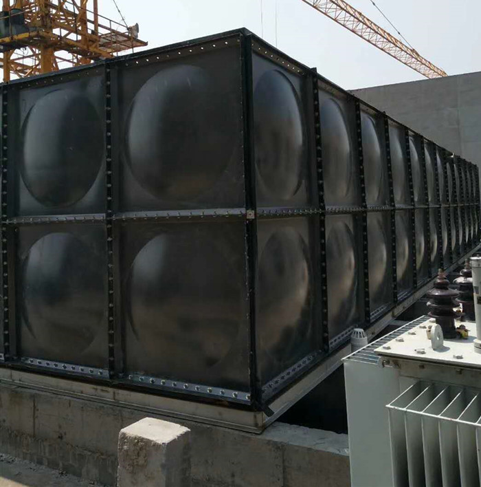 在進(jìn)行搪瓷鋼板水箱現(xiàn)場(chǎng)安裝中需要注意些什么