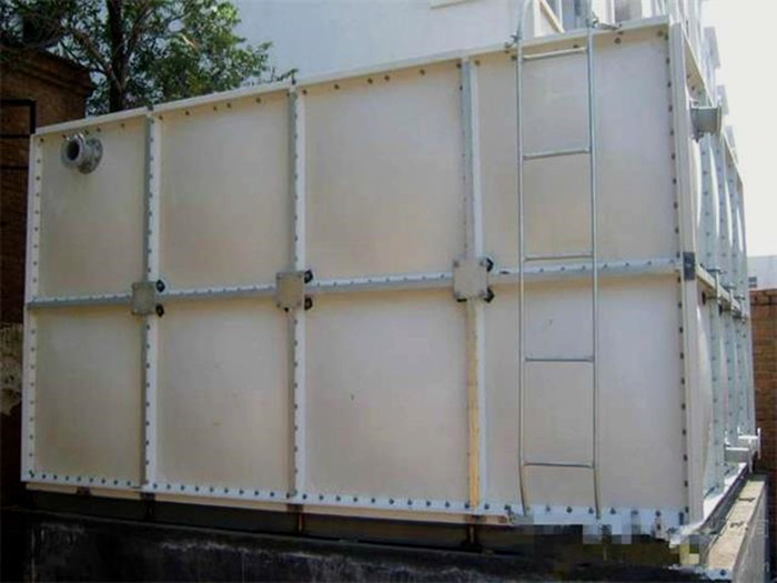 玻璃鋼水箱本身的性能優(yōu)點(diǎn)