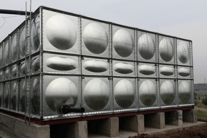 鍍鋅水箱的生產(chǎn)及應(yīng)用具有哪些突出特點(diǎn)