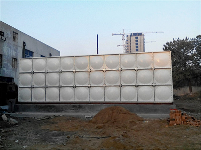 玻璃鋼水箱適合做養(yǎng)殖場用水箱嗎？