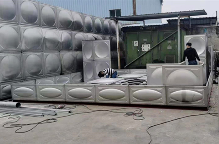 不銹鋼水箱里面的水為什么會變黃？