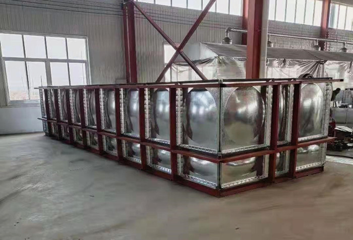 鍍鋅水箱在應(yīng)用上有哪些優(yōu)勢?