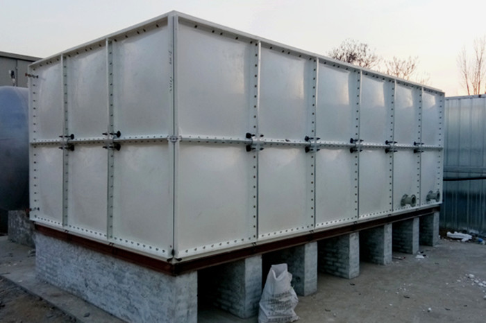 使用玻璃鋼水箱的拼裝設(shè)計(jì)功能介紹