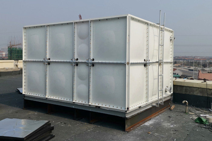 玻璃鋼水箱的優(yōu)勢是什么？