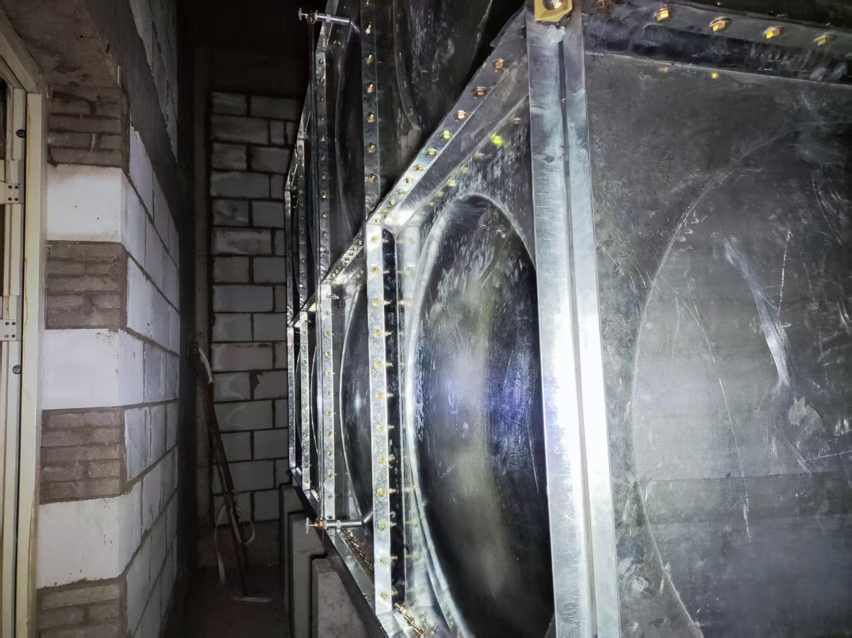 棗莊市嶧城區(qū) 碧桂園樓頂鍍鋅消防水箱